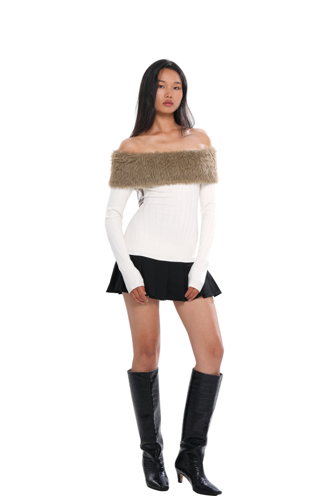 OFF-THE-SHOULDER PLEATED DRESS WITH FAUX FUR COLLAR