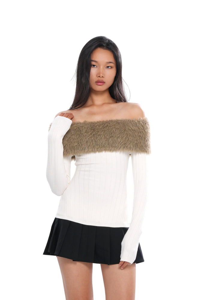 OFF-THE-SHOULDER PLEATED DRESS WITH FAUX FUR COLLAR