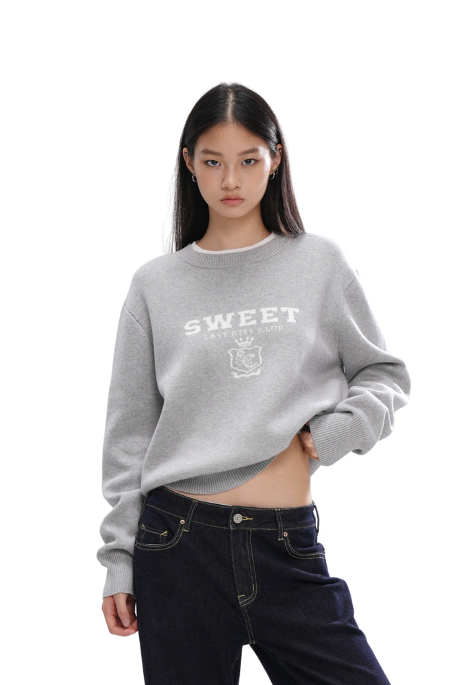 DOUBLE-LAYER COLLAR LOGO SWEATER